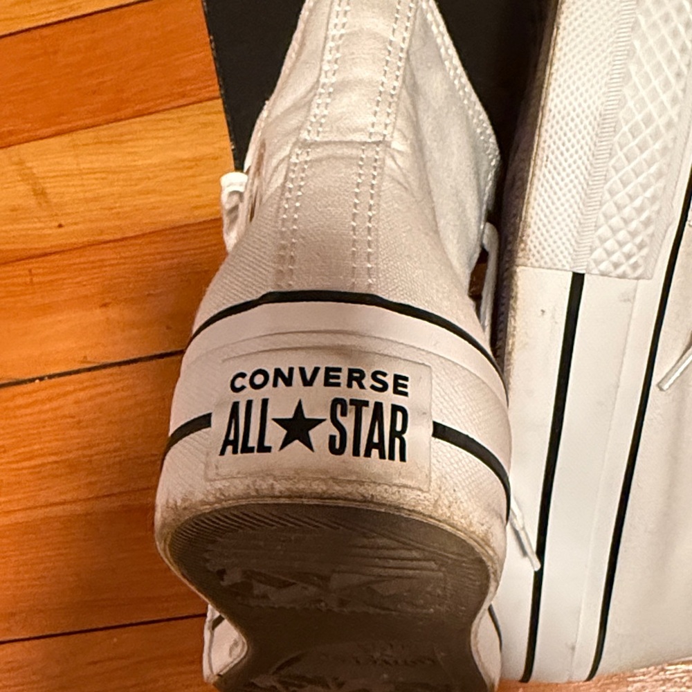 Converse White High Top Sneakers comes with box - Picture 6 of 9